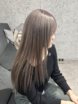 ローレン(Lolen.) アイスグレージュ×ロングヘア/小顔に見せる似合わせカット