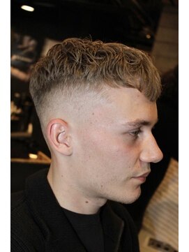 フランクスバーバー アンド ビアークラブ(FRANK'S BARBER and BEER CLUB) スキンフェードクロップ