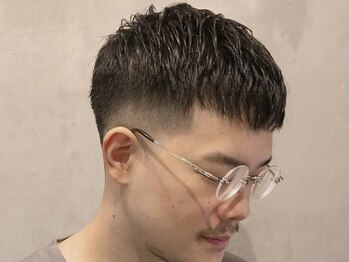 フランクスバーバーリザーブ 人形町店(FRANK’S BARBER RESERVE)の写真/ビジネス街近く×平日22時迄!仕事帰りも通いやすい本格バーバーで男を磨く[人形町/MEN'S/学割U24/<理容室>]