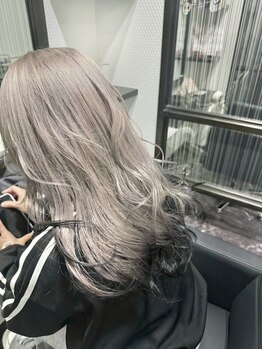 サロンドフィール 永山店(Salon de feel)の写真/オイルカラーで透明感と柔らかさを叶える!色落ち後も髪が綺麗に見えるデザインを。