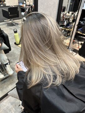 ルーツ(Roots) ホワイトベージュ/ブロンド/バレイヤージュ/バリアージュ