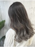 フォギーグレージュ