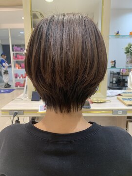 アッシュ 仙川店(Ash) 大人ハンサムショート フェザーショート マロンベージュ