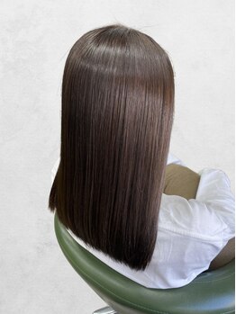 ヘアー アンド ビューティー ザ エフ 西尾店(Hair Beauty the F)の写真/【西尾市】商材にこだわりあり◎髪のダメージが気になる方必見!!美しいツヤ髪へ導いてくれる☆