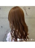 オリーブベージュカラー×巻き髪