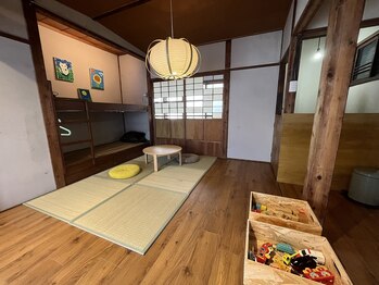 よろ家の写真/《キッズスペース/ベビーカーOK》2階の待合ルームでお子様やご家族もほっと一息＊［中洲川端駅徒歩7分］