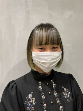 グミ(gumi) *gumi*インナーカラー×艶ボブ