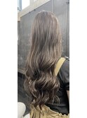 『重く感じない色味』アッシュベージュロング