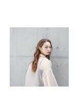 ヨックヘアー(YOC Hair)&nbsp;透明感カラー×ローレイヤーセミロング×波ウェーブ