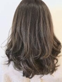 エージレスヘア ディアウ(ageless hair De au)の写真/クセでうねる、まとまらない、自分でセットが出来ない、そんな悩みを解決◎クセ毛だからこそお洒落にキマる