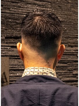 ヒロギンザ 六本木店(HIRO GINZA) ビジネス風スキンフェード刈り上げ