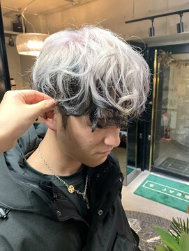 ビートス(BEAT S) ホワイトツートンカラー/ケアブリーチ