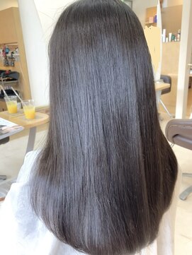 カットハウス はさみの部屋 ロングローレイヤー/縮毛矯正/黒髪/サラツヤ/前髪あり