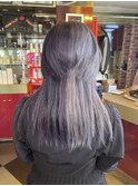襟足長めのウルフカット×紫のツートンカラー