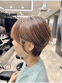 40代50代60代耳かけショート前髪なしハンサムショート白髪ぼかし