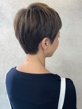 ビスクヘアデザイン(bisq hair design) くびれ巻き　韓国風　前髪カット　艶髪　サイドバング  髪質改善