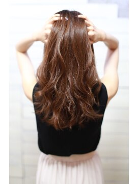 新宿 セイヴィアン ヘアーギャラリー(Savian Hair garelly) 【 新宿savian】大人かわいいベリーピンク【西武新宿　Savian】