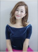 絶対かわいい王道外ハネヘアースタイル 抜け感 くびれミディ