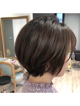 キートス(Kiitos) 【kiitos西梅田丸みショートボブ】