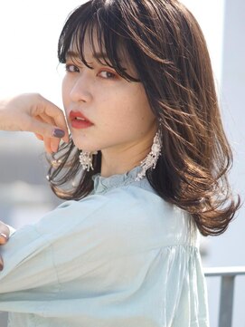 アトリエ フェム(atelier.fem) ふわっとしたゆるハネミディ