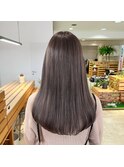品のある大人女性のミルクティーベージュ