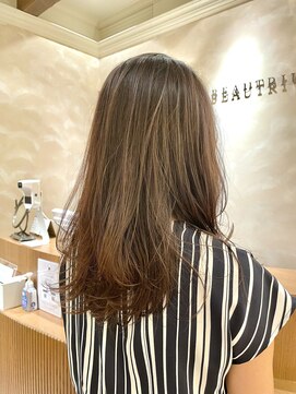 ビュートリアム265(BEAUTRIUM 265) ロングヘア/レイヤー/ロングレイヤー/20代髪型30代髪型40代髪型