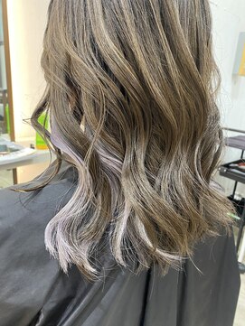 ジゼル 博多(GiseL) ホワイトラベンダーインナー/ Gisel  @avlon0805 [博多駅前]