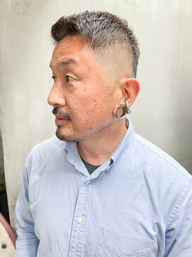 ロイジー(roijir) フェード バーバー ツーブロック 刈り上げ パーマ【山岸】