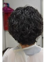 パーマ屋カラフル&nbsp;メリハリ利かせたくりくりパーマ