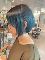 ロリム(RorriM)&nbsp;前下がりボブ　ターコイズブルー　ダブルカラー