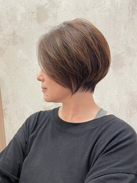 ロアン 福津店(roan) 前下がりショート