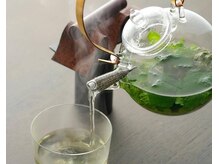 アフタードリンクは京都宇治直送の煎茶でお寛ぎください。