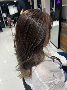 アーティ(aaty) 白髪ぼかしハイライトカラー