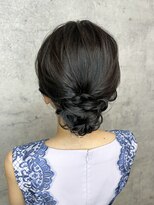 大人っぽい上品な下めのアップスタイルヘアセット