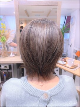 ヴィヴァン(Vivant) 白髪ぼかしカラー◎アッシュベージュ《円城寺》30代/40代/50代