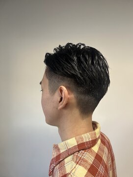 イッヒ 茅ヶ崎(IHHI) 七三/オールバック/ツーブロック