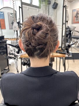 イースエモーション(ease et motion) 【天神.大名.今泉】カチモリヘアで大人格好良く