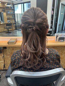 ゆるふわハーフアップ