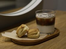 【姉妹店knofのミニスコーンとオリジナルドリンクで癒しのカフェタイム】