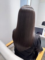 エミリー(Emily)&nbsp;自然な縮毛矯正で艶髪に！