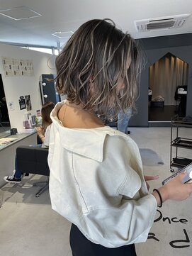 キング 高槻(K!ng) コントラストハイライトウェーブブロンド