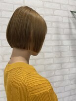 ビス リアン 川口店(Vis lien)&nbsp;アゴライン切りっぱなしショートボブハイトーンベージュ