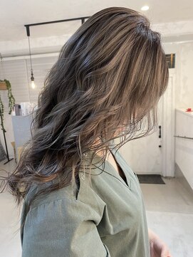 プルメリアドット(Plumeria.) グレージュ