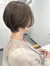 ミイク(miik.) 大人可愛いハンサムショート×オリーブベージュヘアカラー