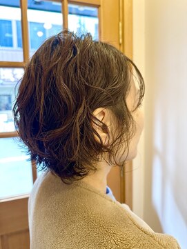 トレパルッキエーレ(tre parrucchiere) ［-tre-］ショート×エアリーパーマ