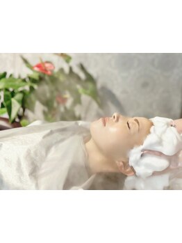 「私だけの静かな時間」。美髪特化サロンで叶える、極上の癒やしヘッドスパ。