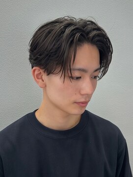 オーシャントーキョー 仙台(OCEAN TOKYO) 黒髪センターパートショート刈り上げ毛流れニュアンスパーマ