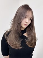 ロムーク 表参道(LOMKH)&nbsp;小顔ロングレイヤーカット顔周り冬グレージュカラー透明感カラー