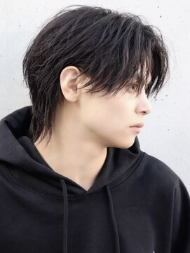 エイド 本店(aid) センターパート耳掛けウルフ束感ニュアンスパーマツーブロック