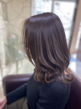 ヘアメイク トルテュ(HAIR MAKE TORTUE) スモーキーアッシュ＋ミディアムスタイル